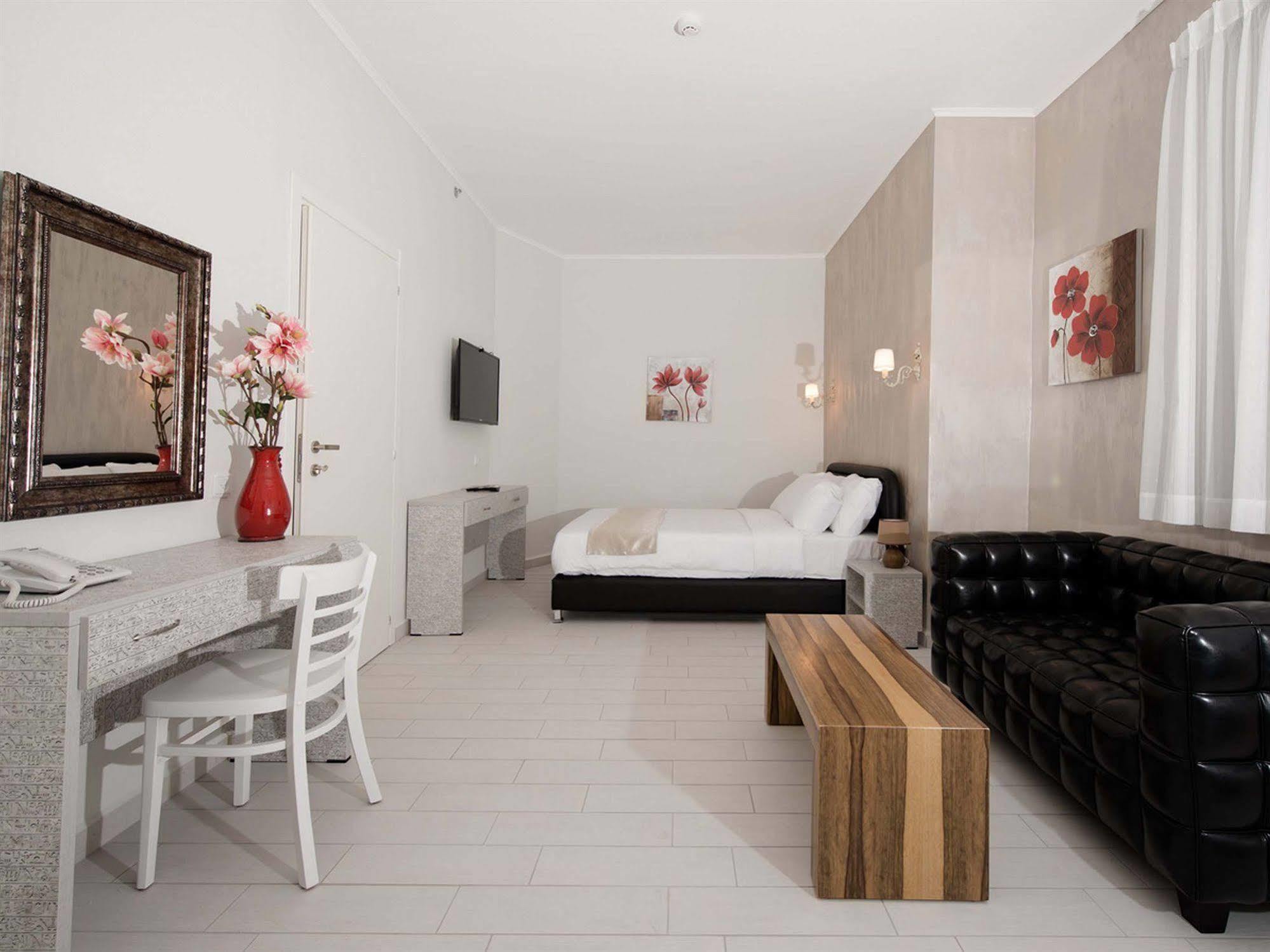Hotel Alma - Near The Sea Νετάνια Εξωτερικό φωτογραφία
